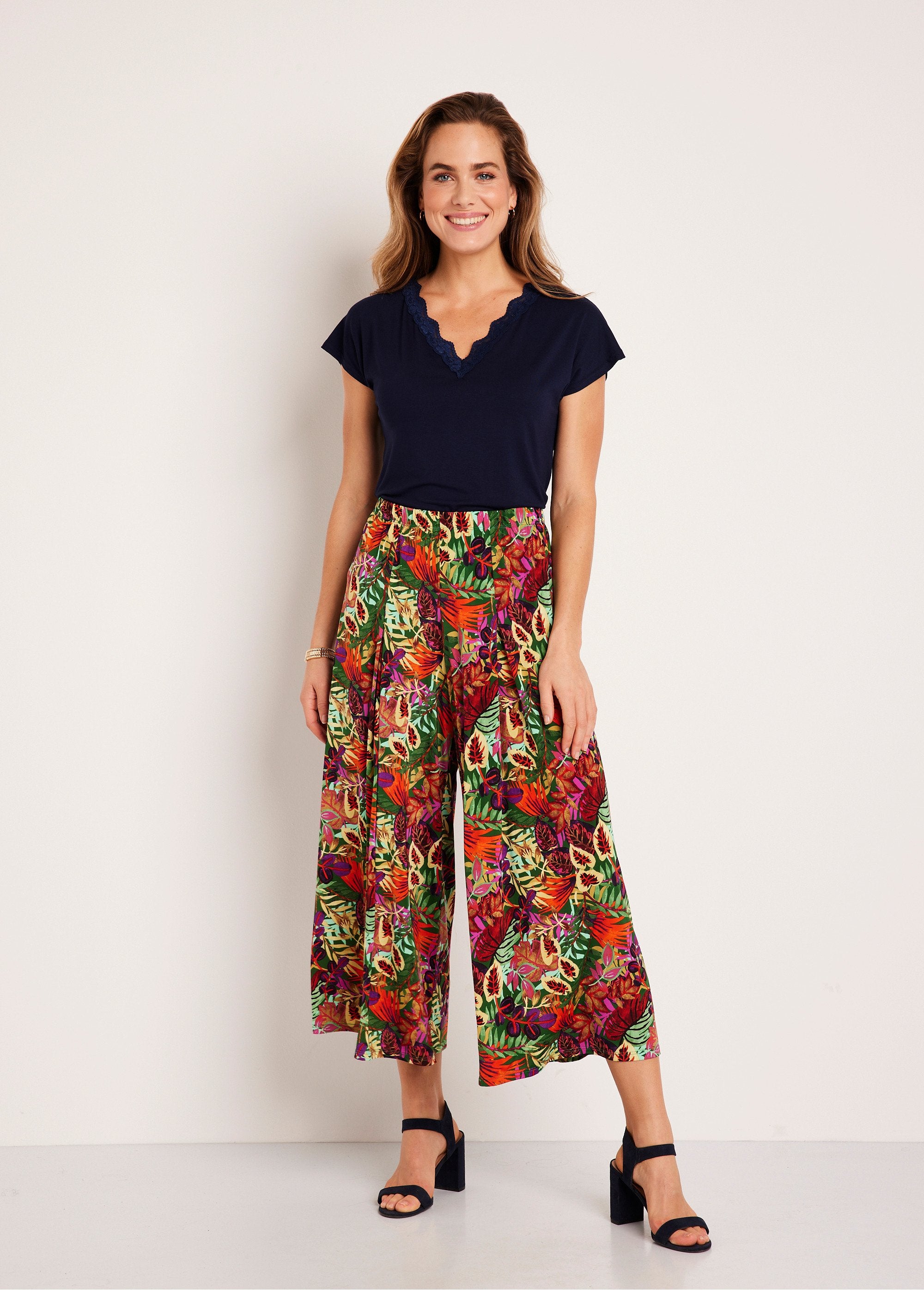 Loose_elasticated_waist_culottes_Multicolor_SF1_slim