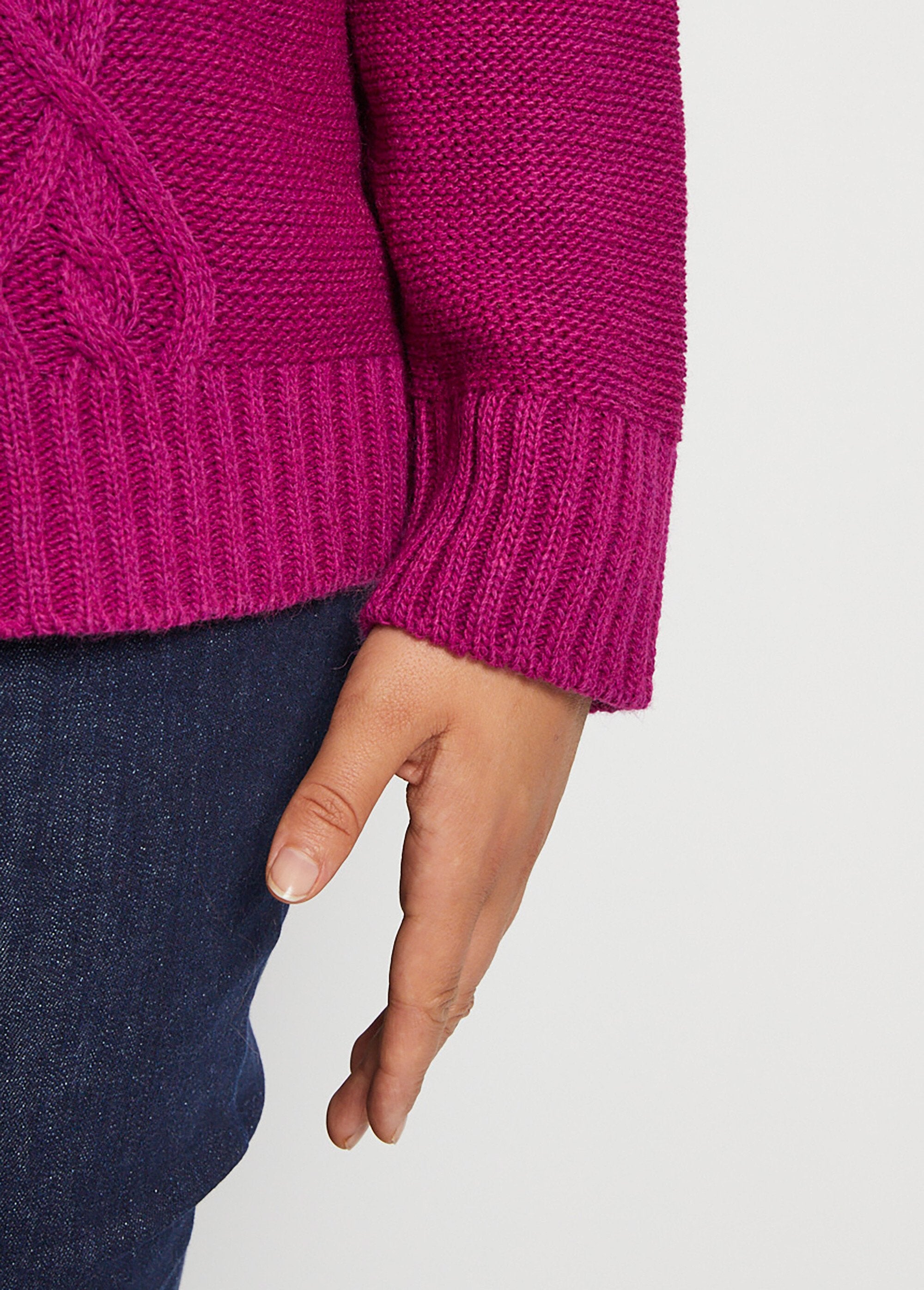 The_Irish_style_sweater_Cassis_DE2_curvy