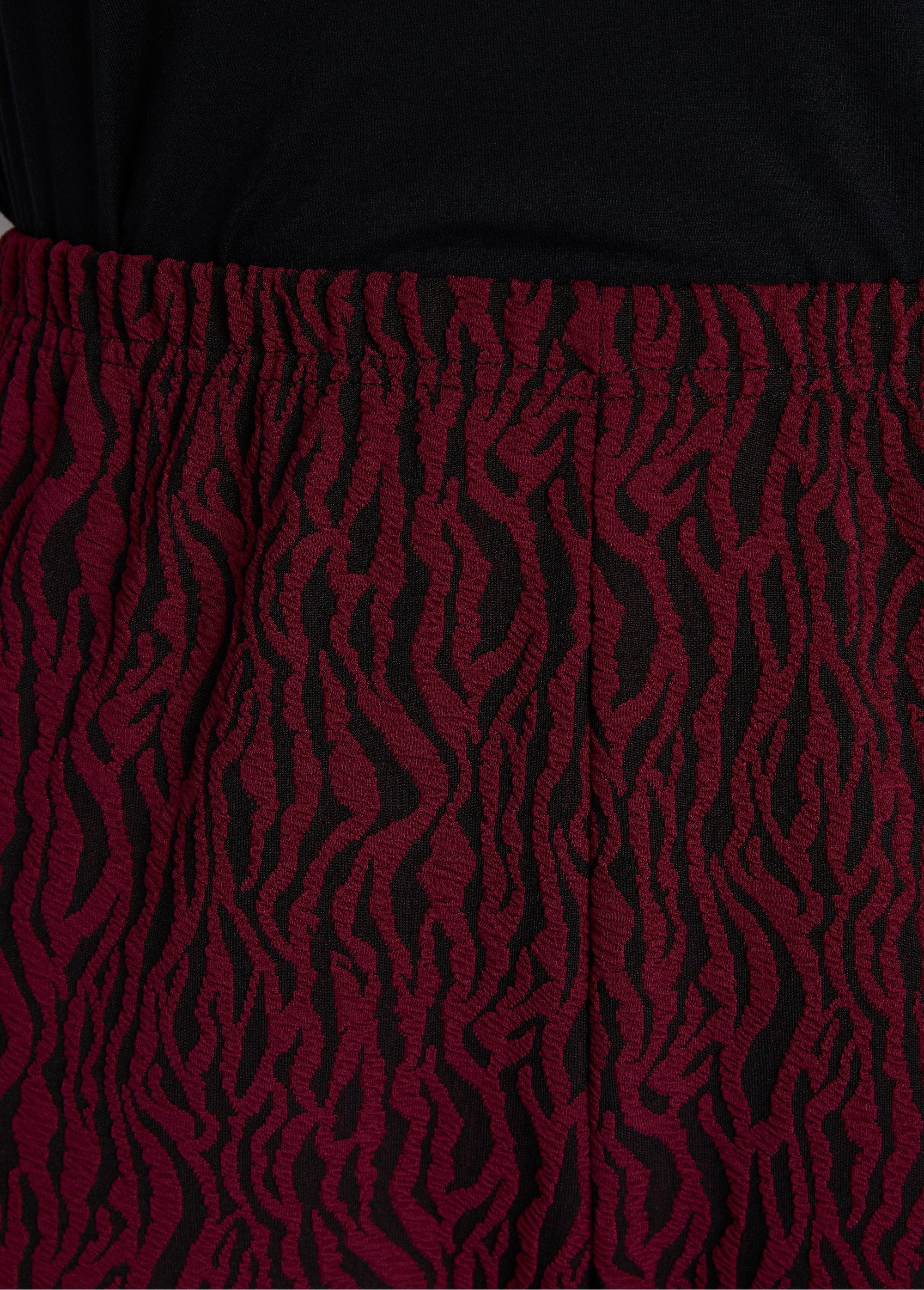 Jacquard_knit_elasticated_waist_leggings_Burgundy_zebra_DE1_slim