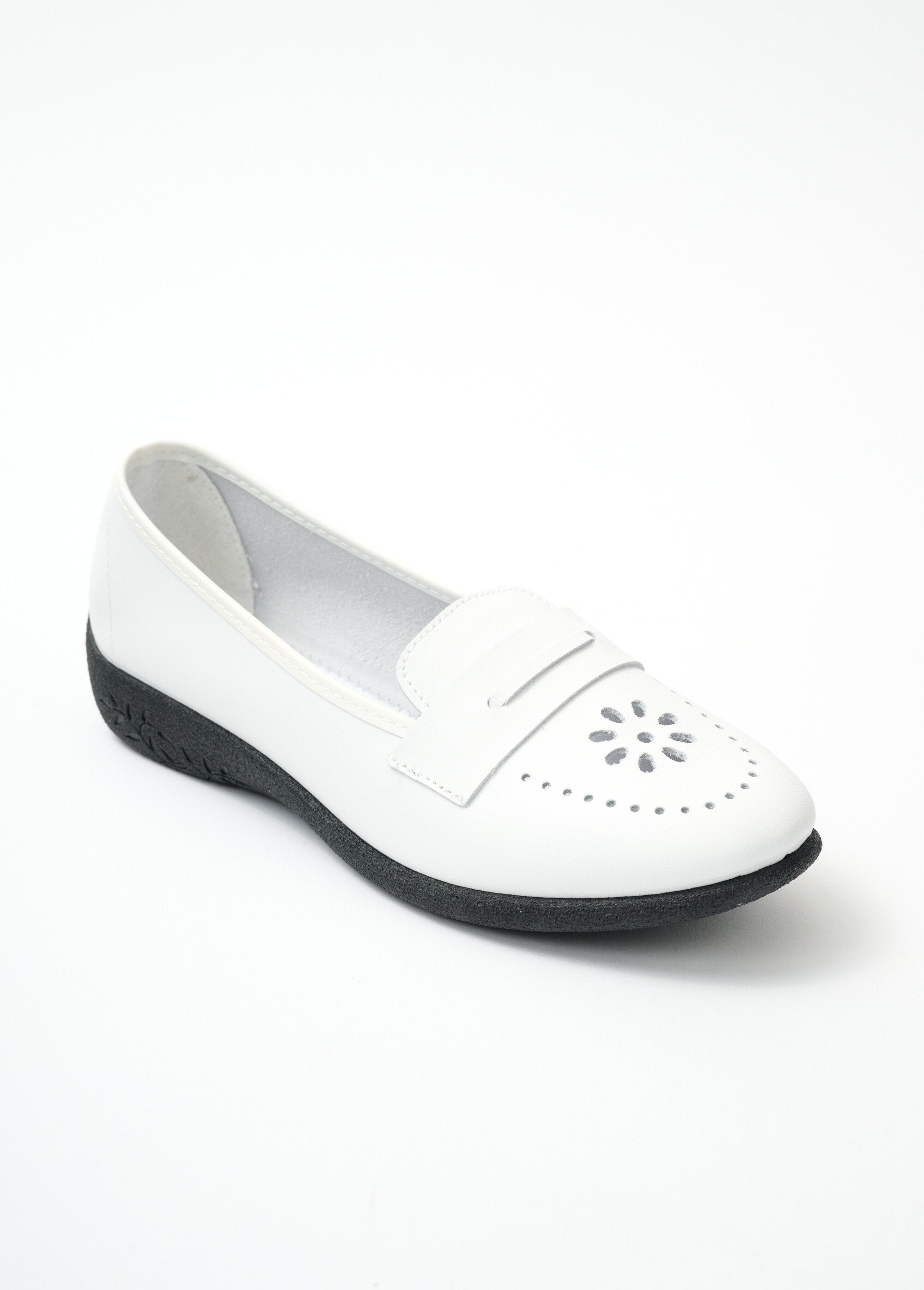 Wide_width_leather_moccasins_White_FA1_slim