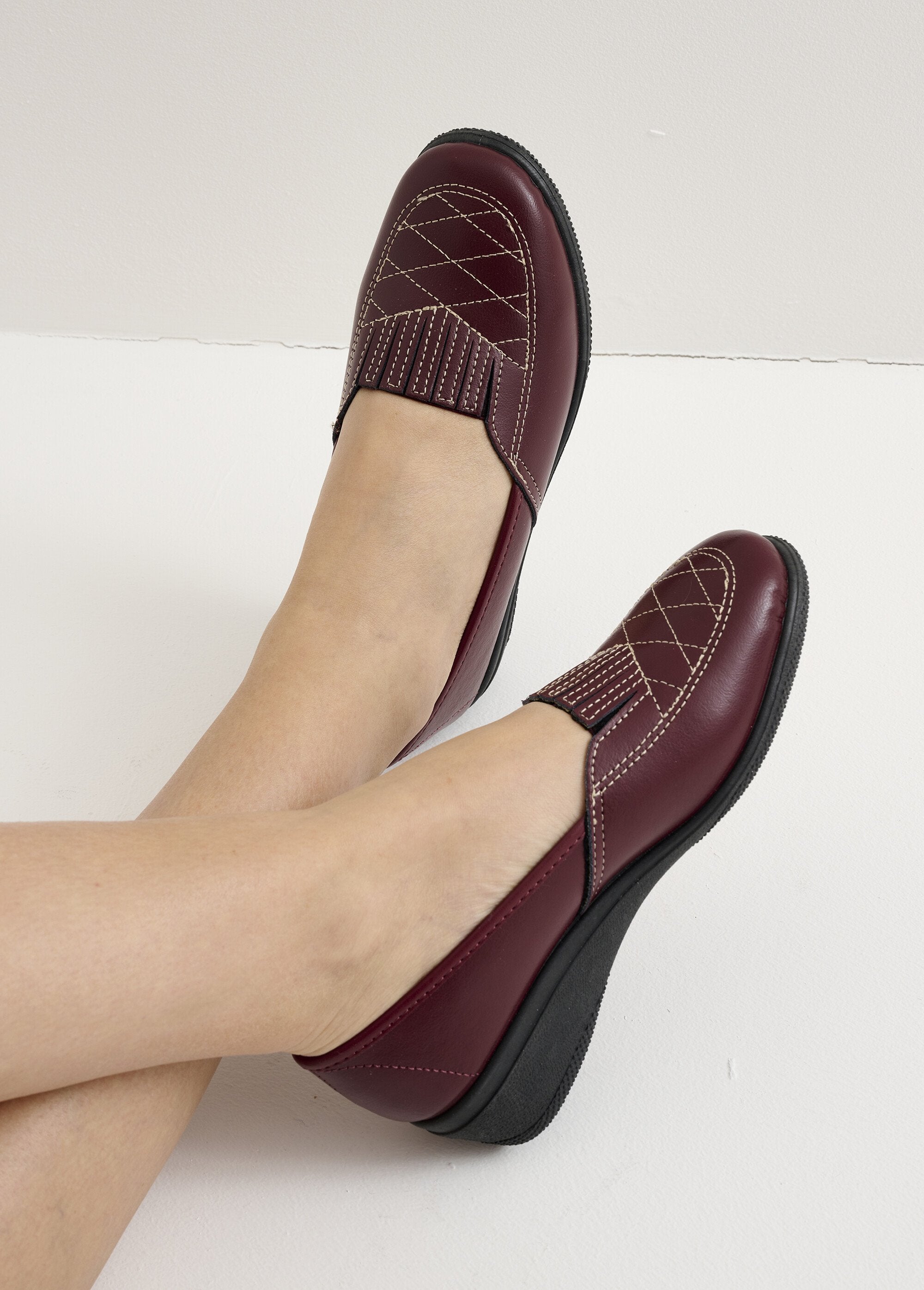 Elasticated_comfort_width_leather_moccasins_Bordeaux_SF1_slim