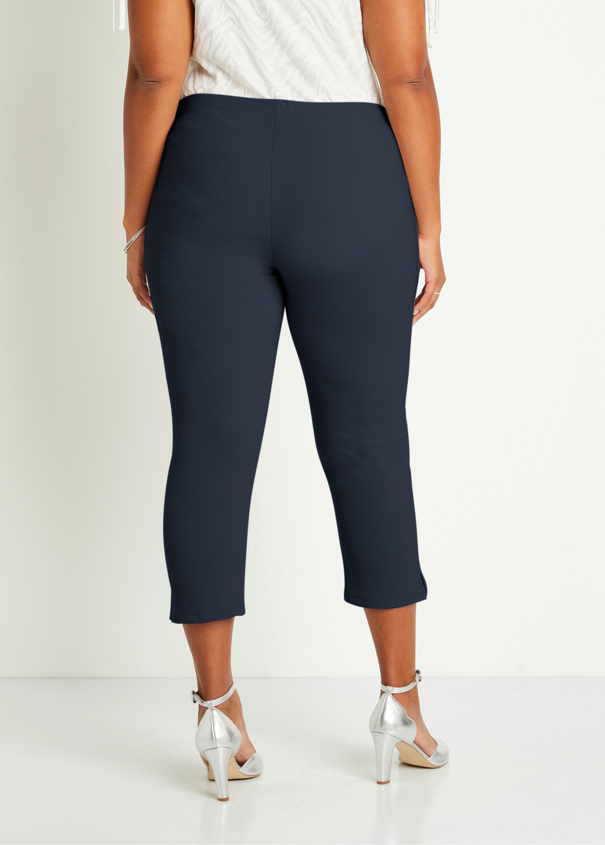 Ribbed_elasticated_waist_cropped_pants_Marine_DO1_curvy