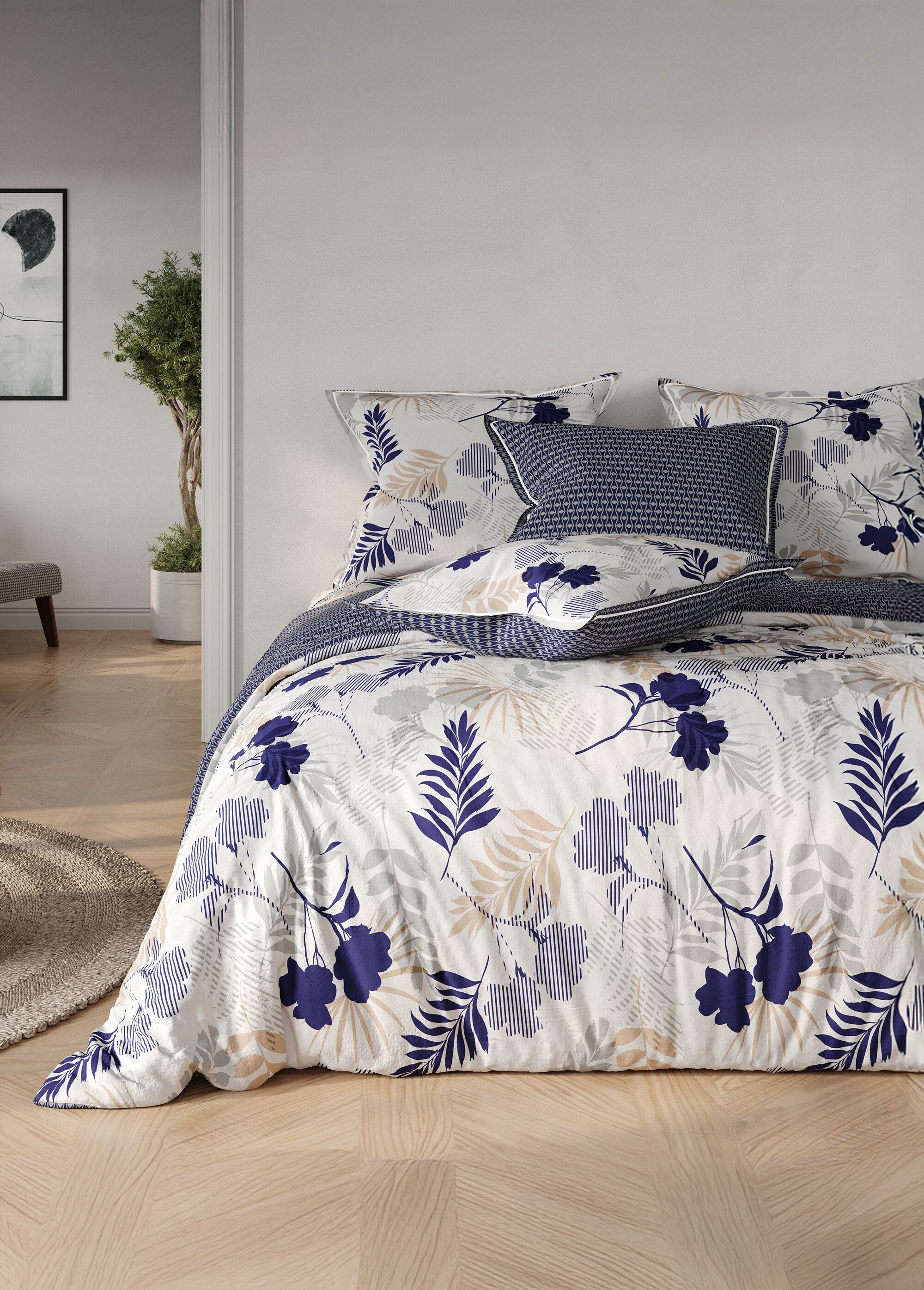 Cotton_duvet_cover_set,_Levant_Blue_and_white_FA1_slim
