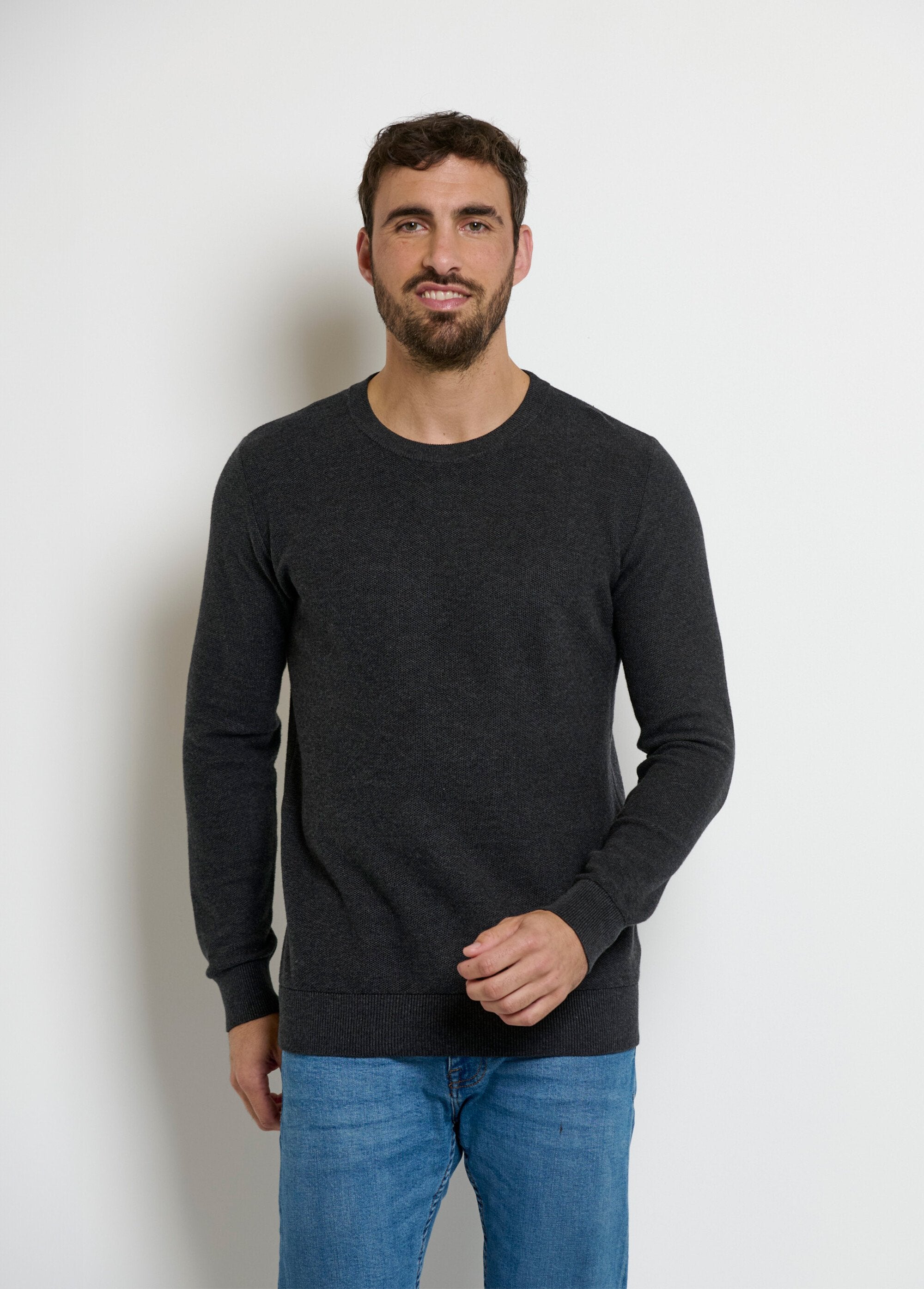 Round_neck_sweater_with_fancy_pique_knit_Gray_FA1_slim