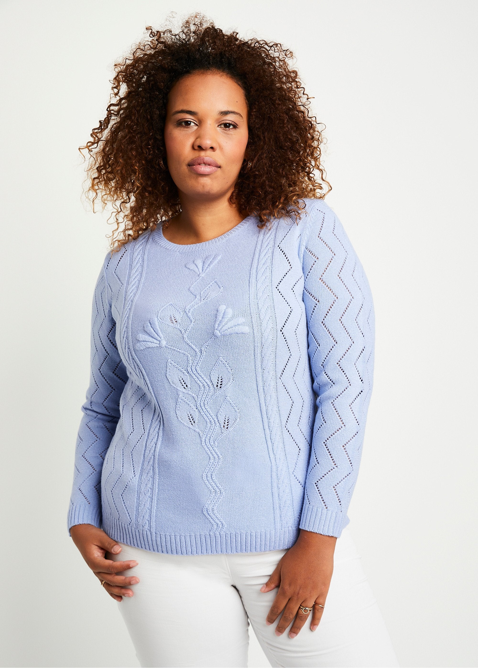 Short_openwork_cable_sweater_Blue_FA1_curvy