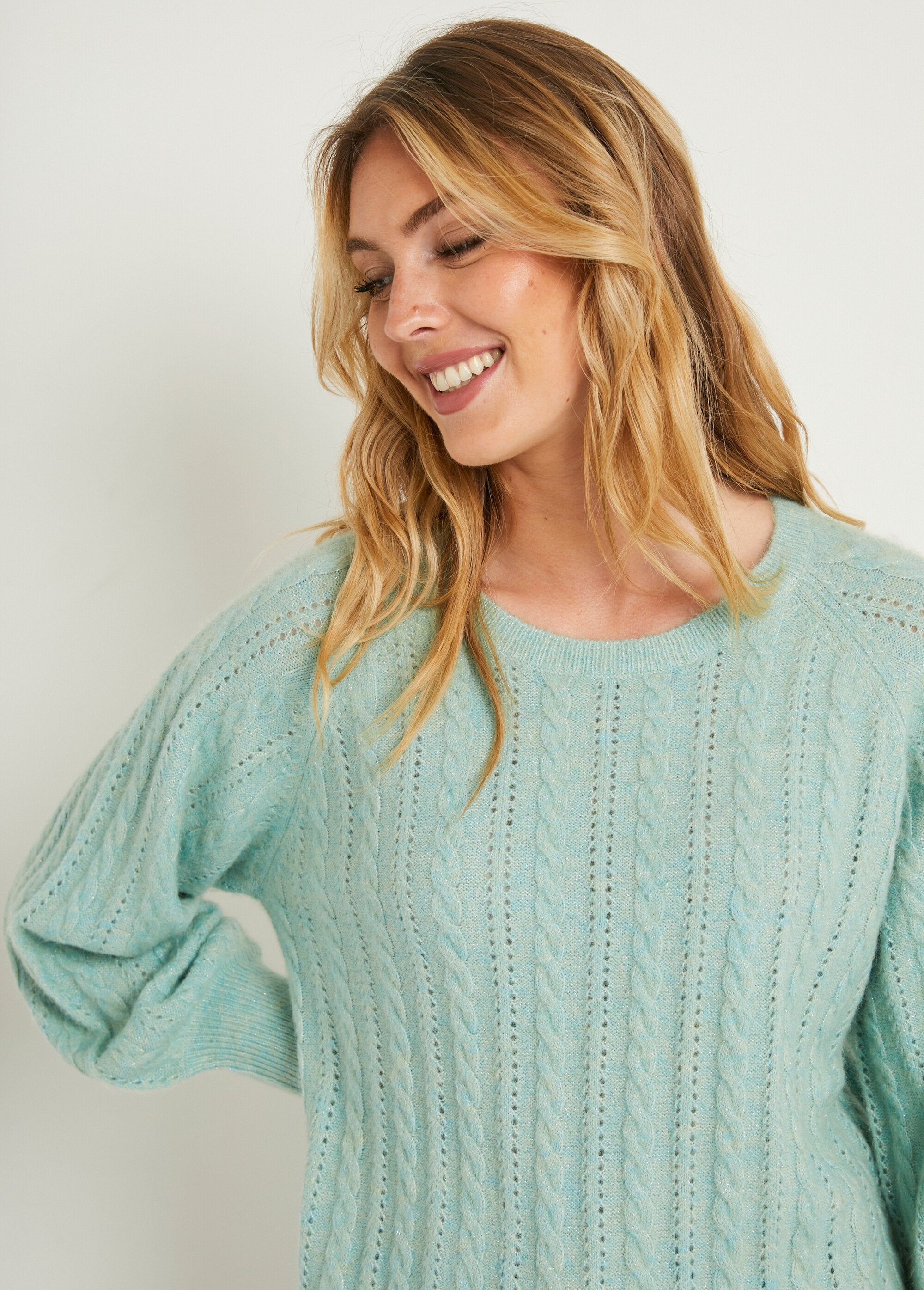 Soft_iridescent_cable_knit_openwork_wool_sweater_Aqua_DE1_slim