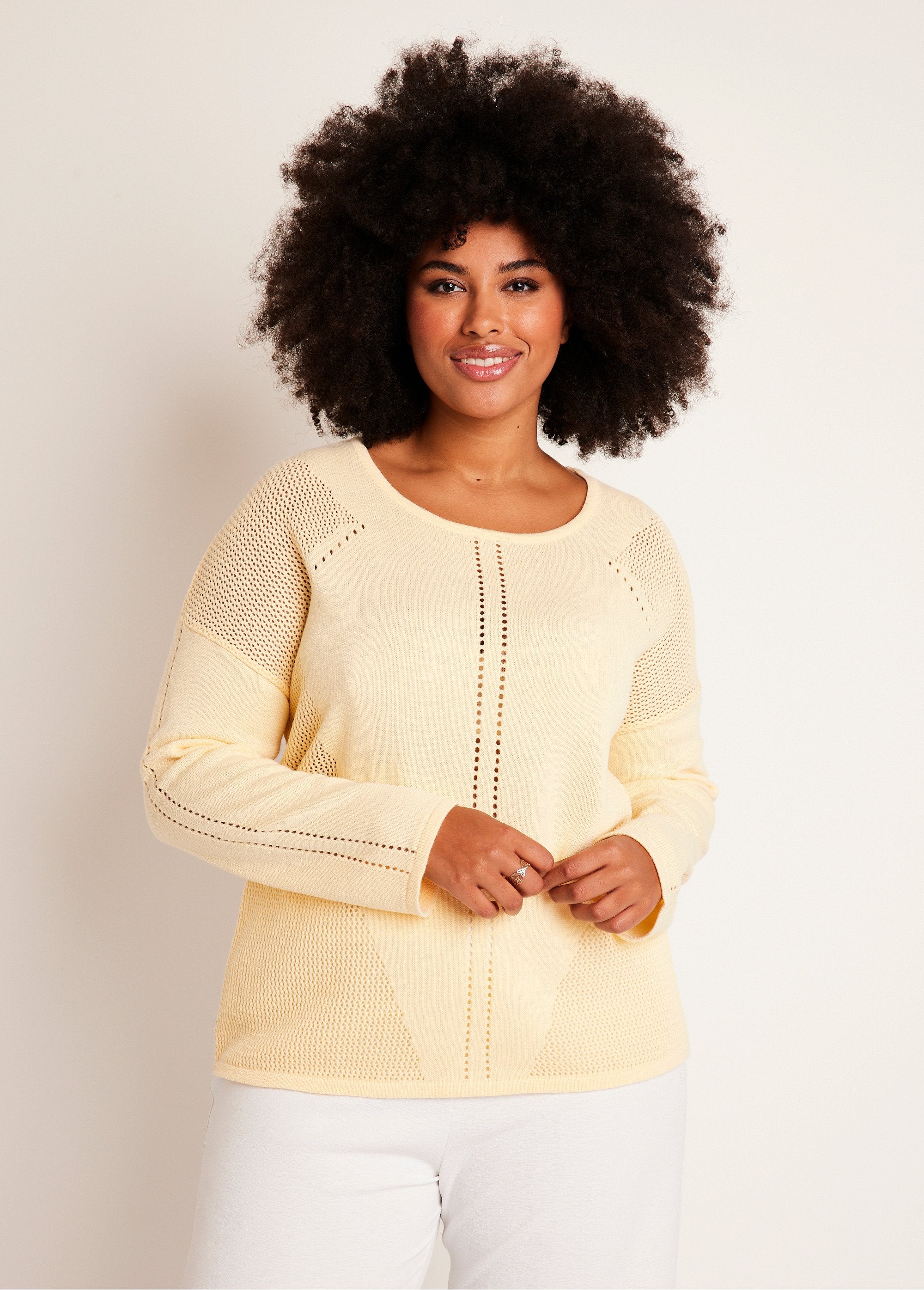 Thin_openwork_sweater_with_long_sleeves_Vanilla_FA1_curvy