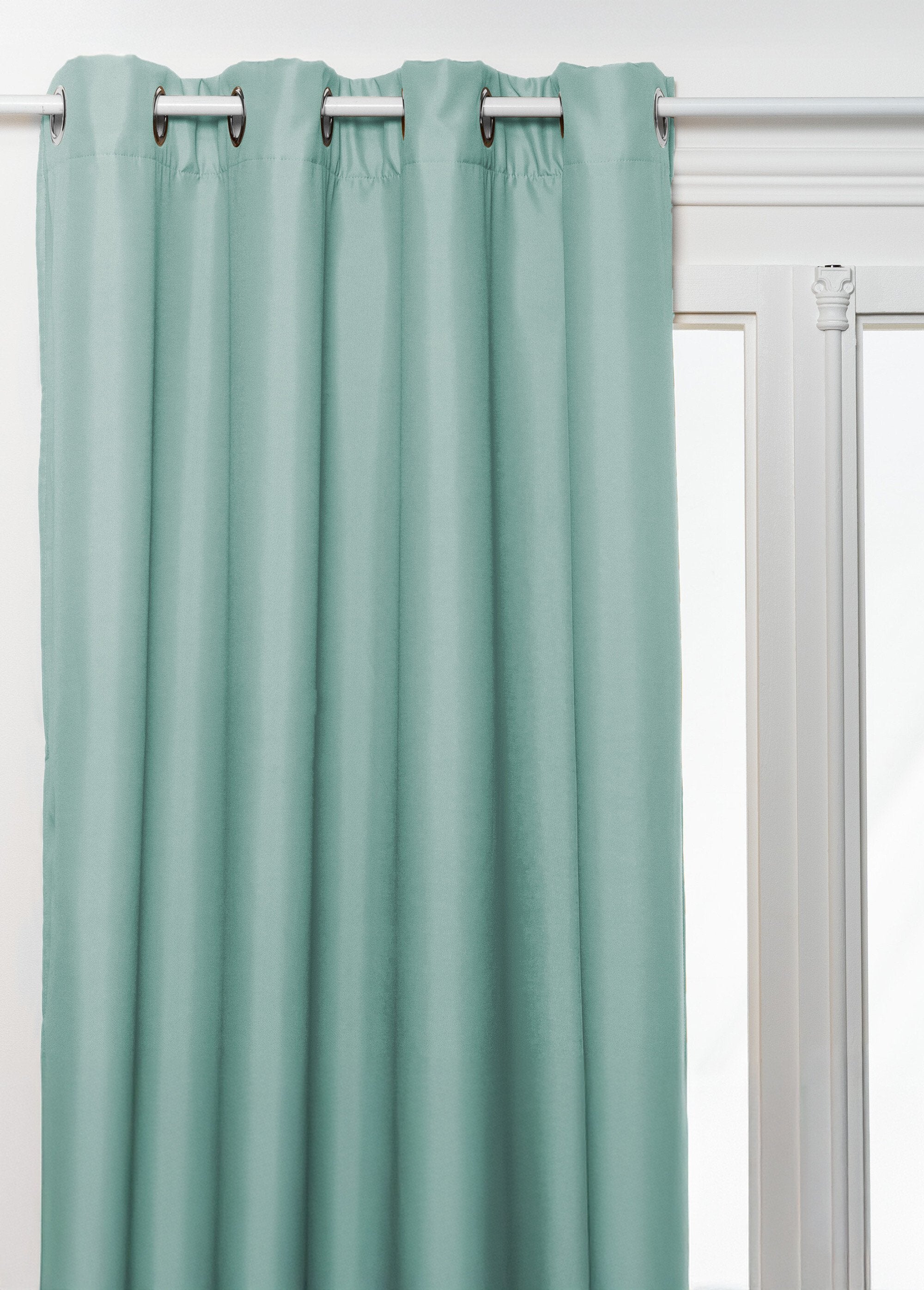 Insulated_curtain_with_metal_eyelets,_140x260cm_Celadon_FA1_slim