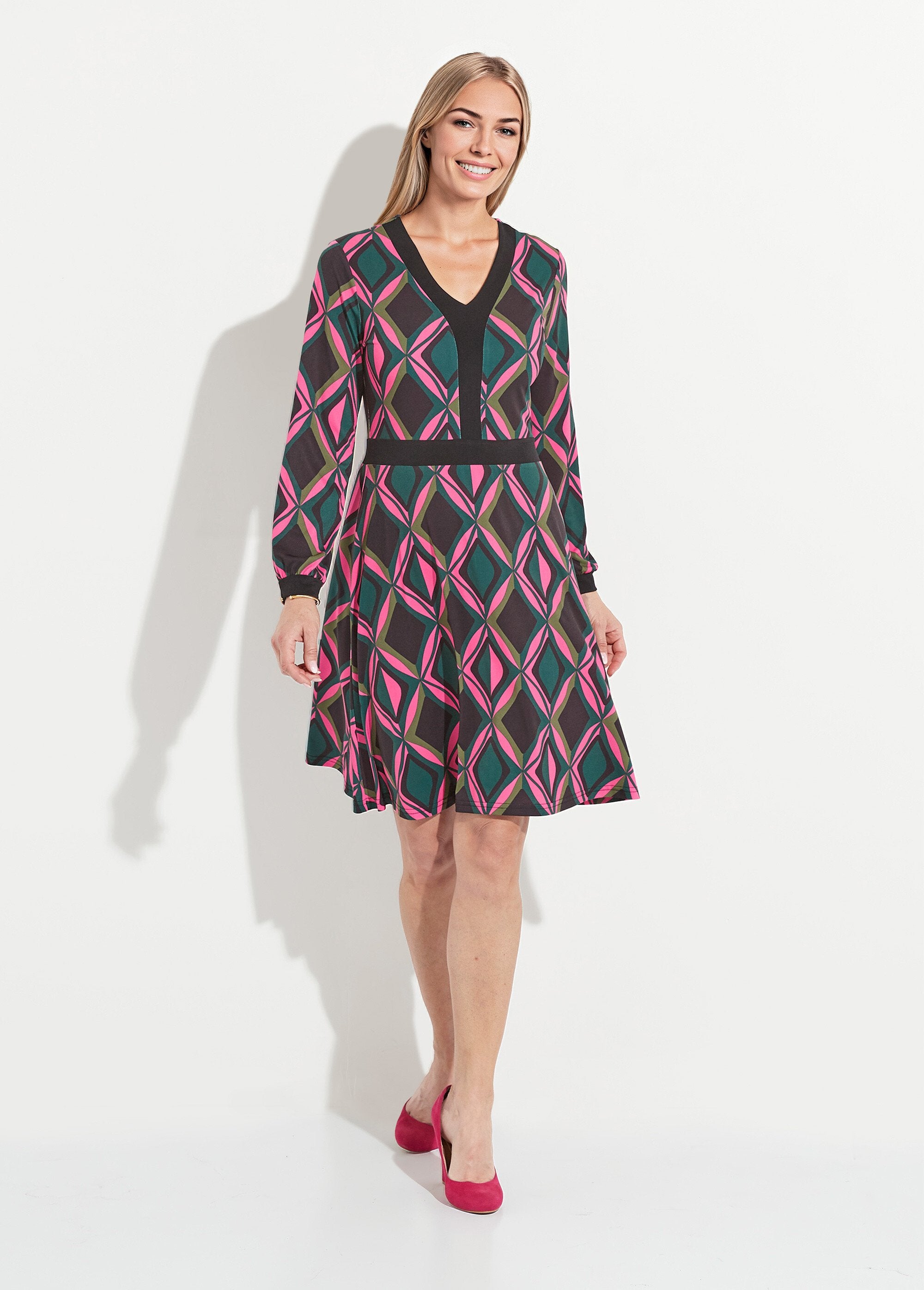 Short_graphic_flared_dress_with_V-neck_Pink_and_green_FA1_slim