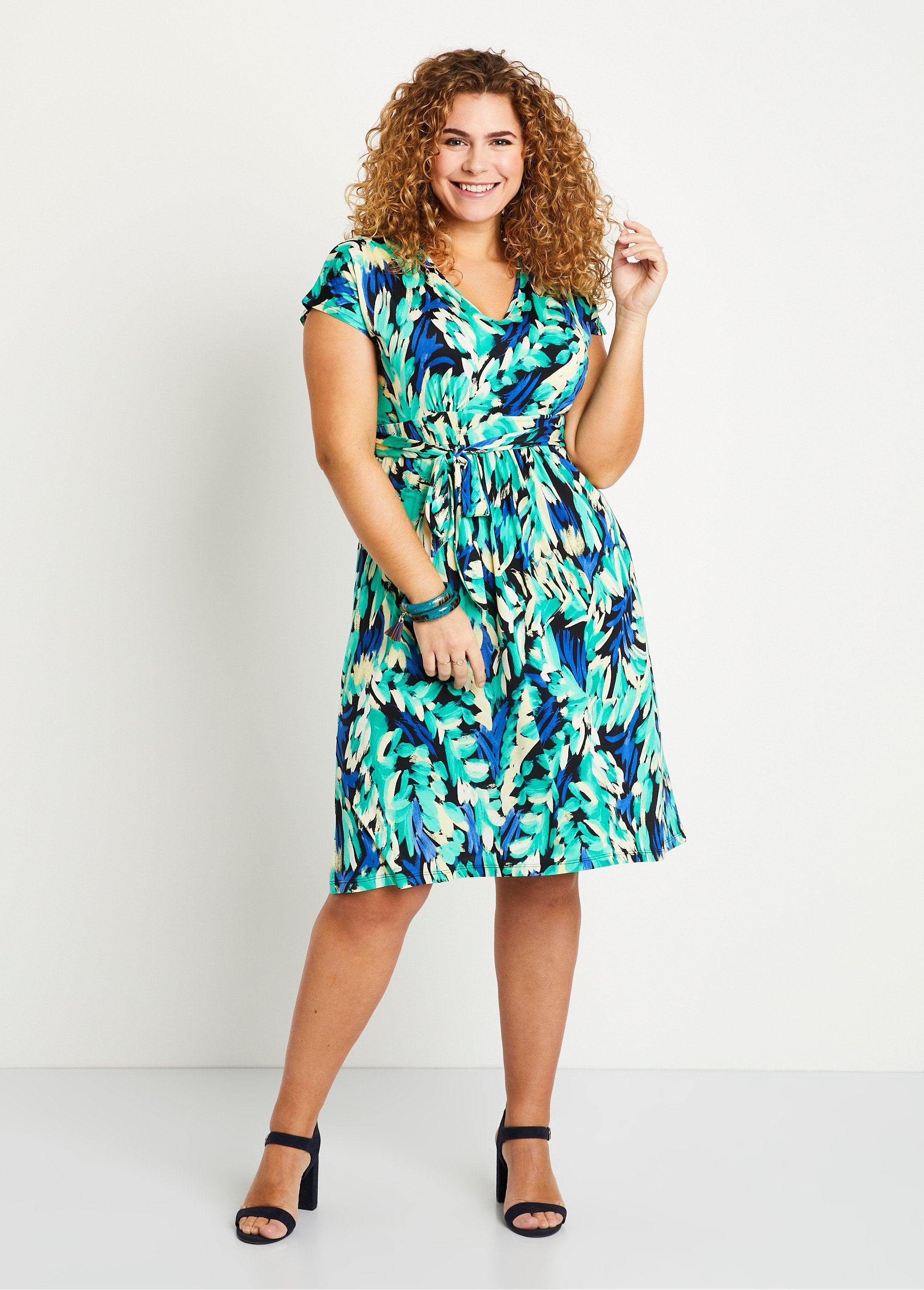 Short_flared_knit_dress_with_fancy_print_Blue_and_green_FA1_curvy