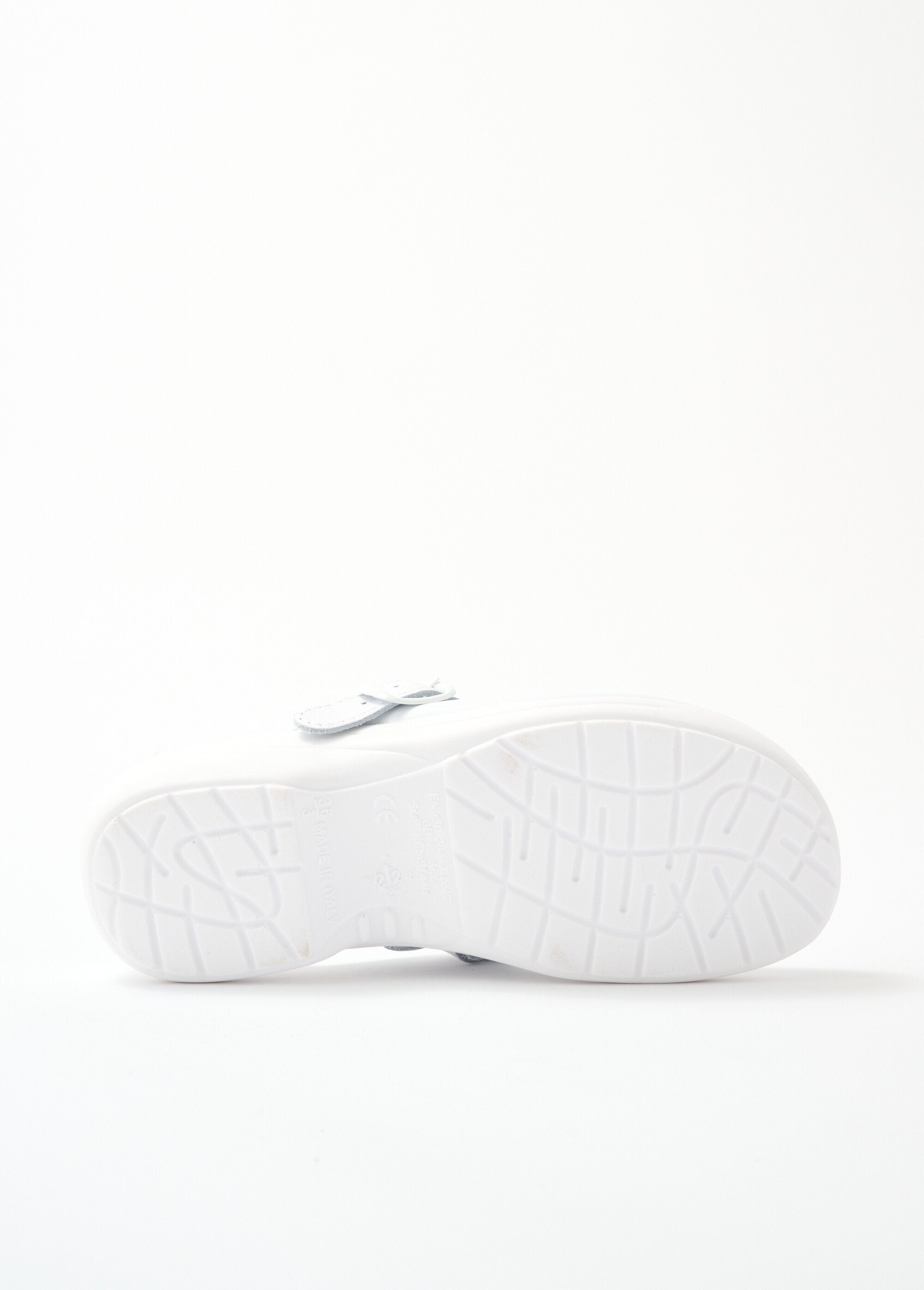 Wide_width_mixed_perforated_leather_clog_White_UN1_slim