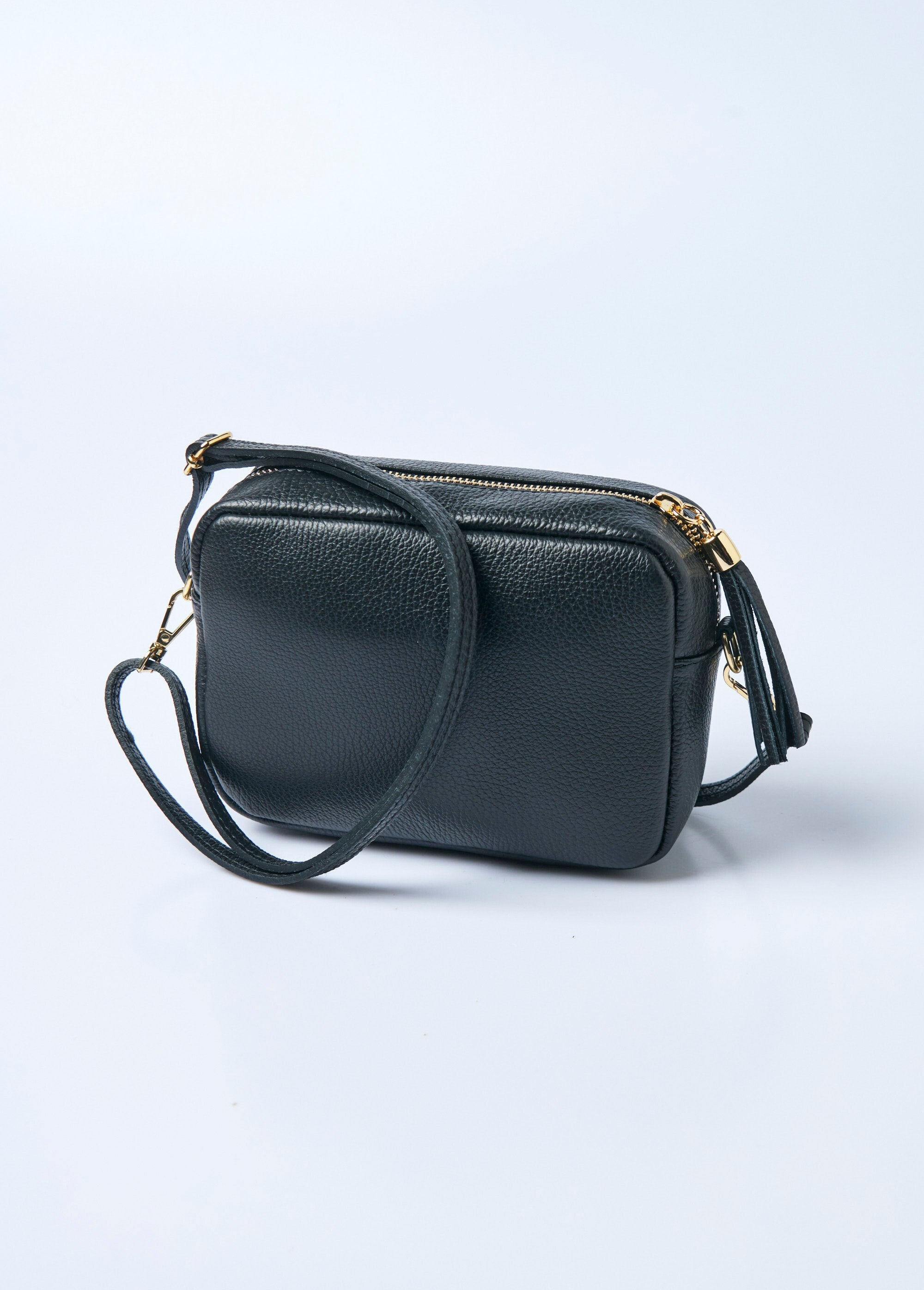 Rectangular_grained_leather_shoulder_bag_Black_FA1_slim