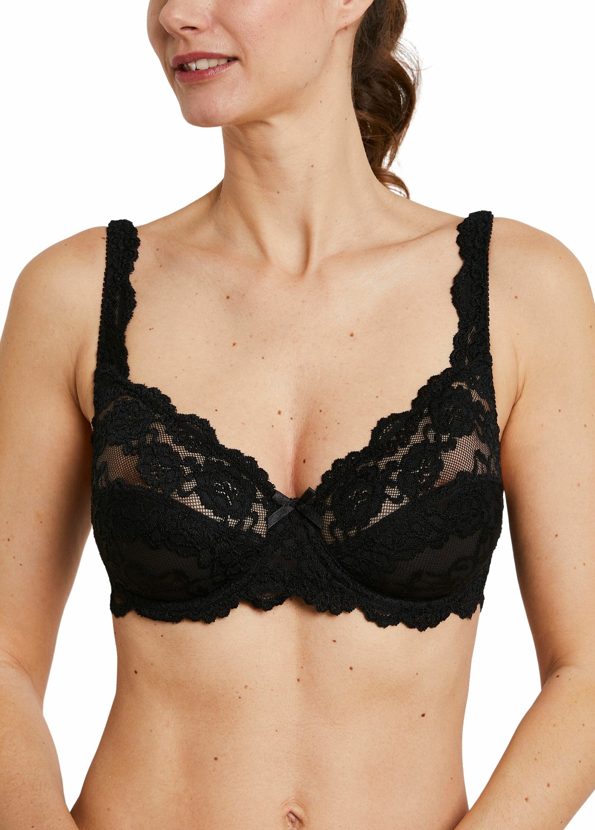 Lace_bra_with_underwire_Black_FA1_slim