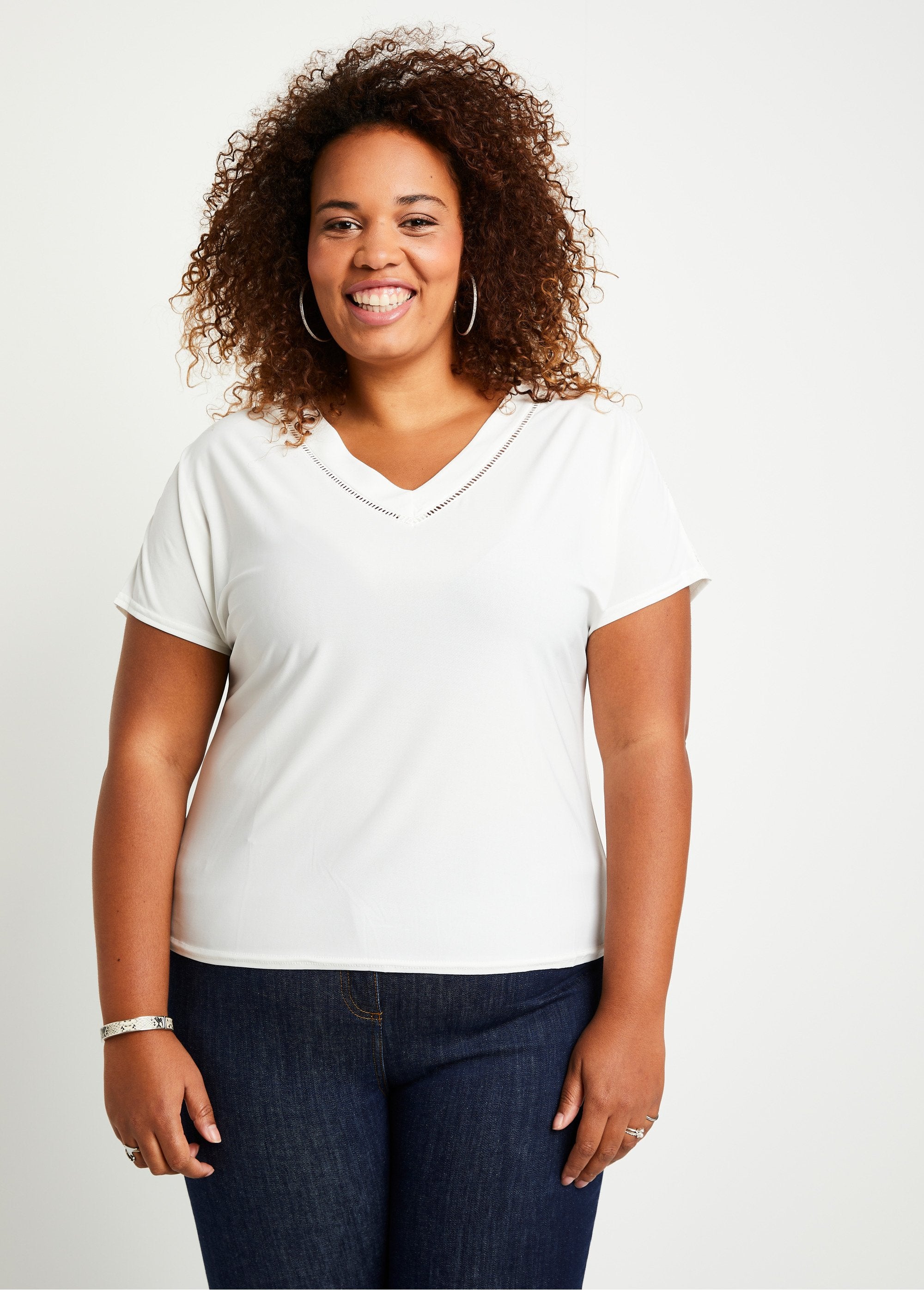 Short_plain_or_printed_t-shirt_White_FA1_curvy