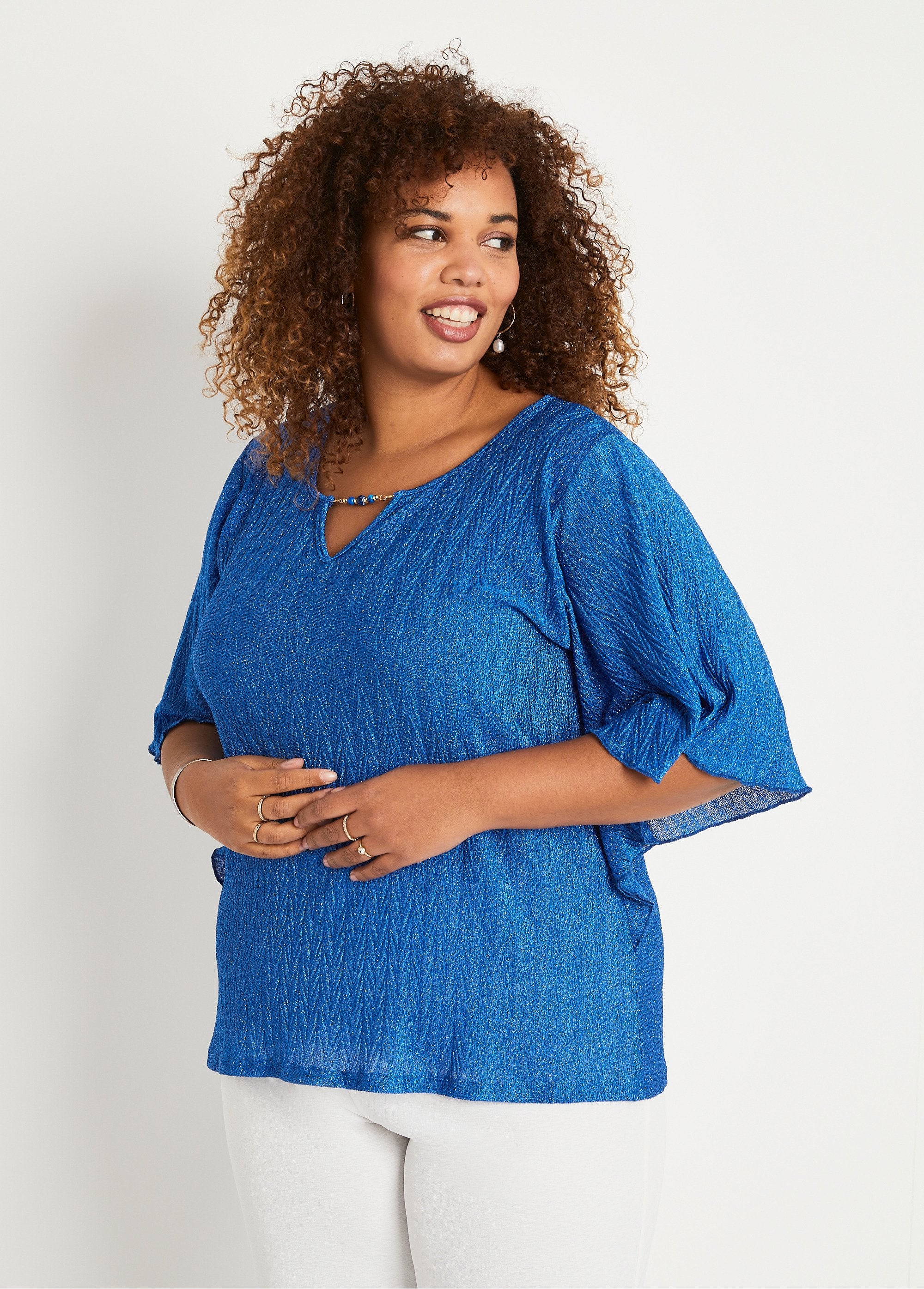 Glittery_short-sleeve_wide_t-shirt_Blue_FA1_curvy