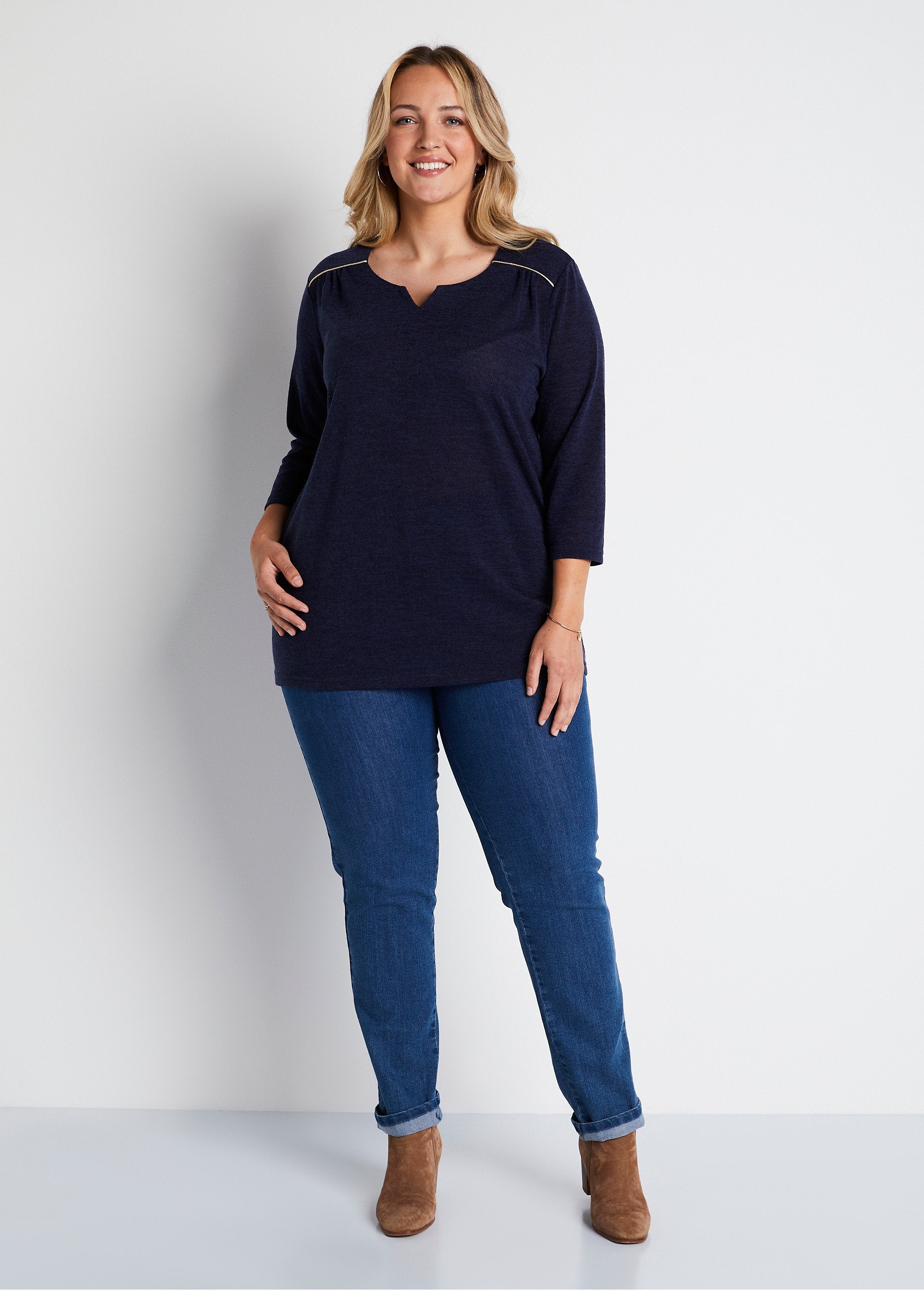 Long_flared_t-shirt_with_3/4_sleeves_and_round_neck_Plain_navy_SF1_curvy