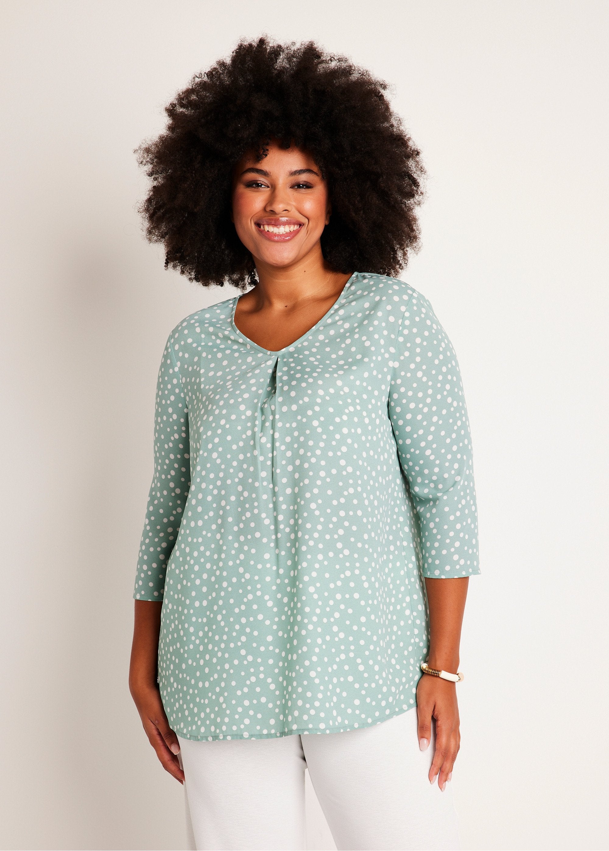 Mid-length_loose_pleated_back_tunic_Mint_and_white_FA1_curvy