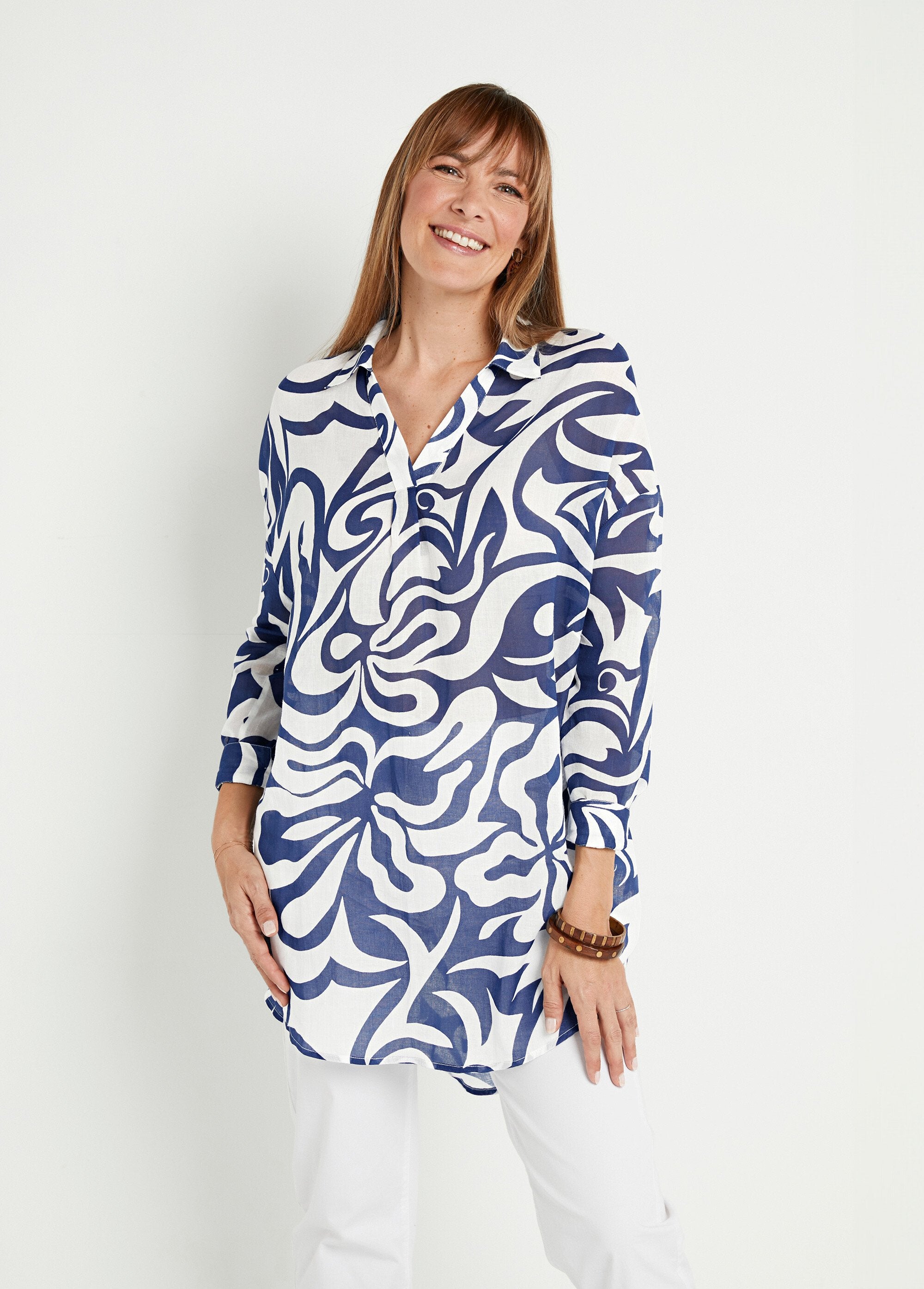 Long_cotton_voile_tunic_with_V-neck_Navy_and_white_FA1_slim