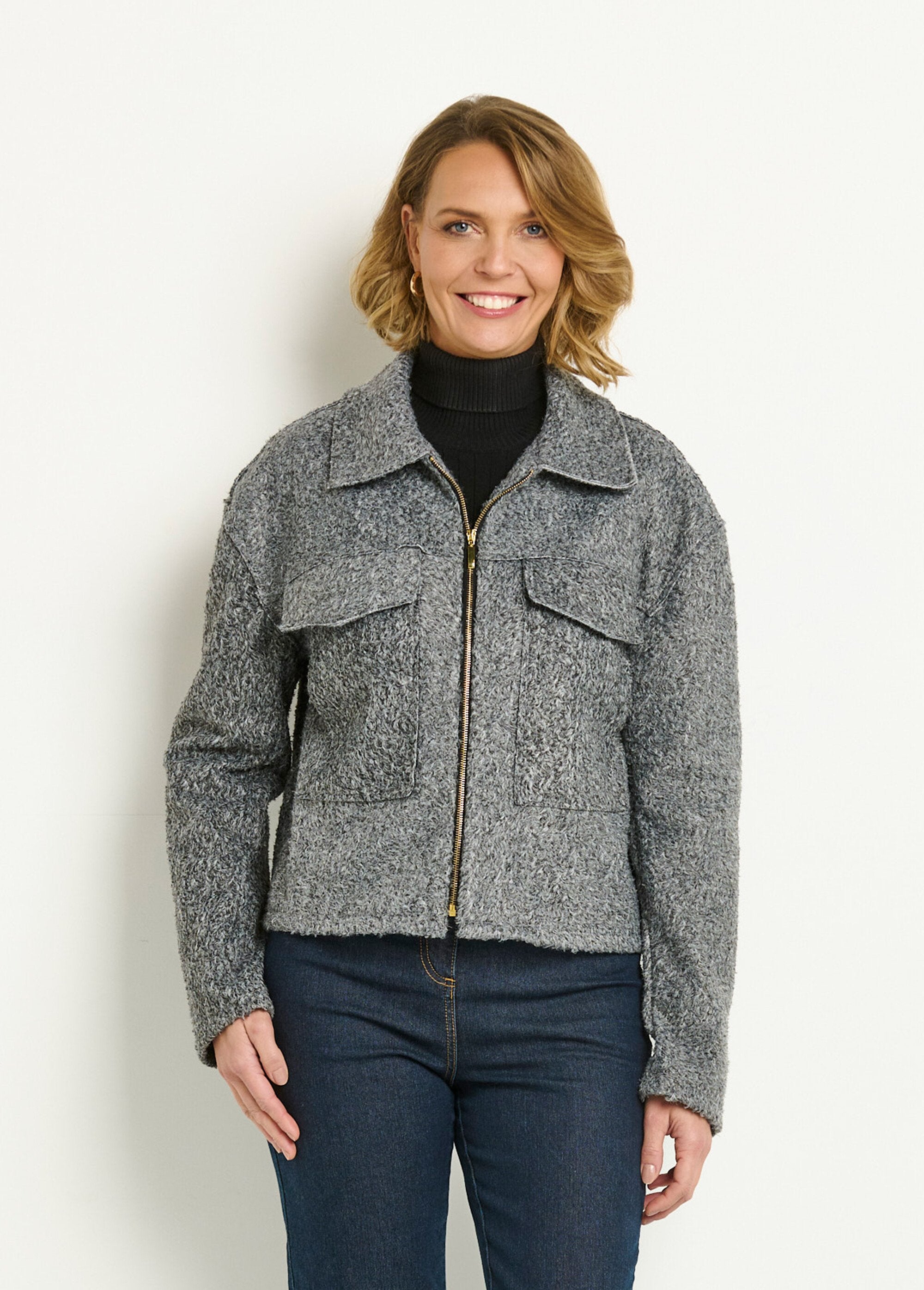 Short_zipped_jacket_in_bouclette_Gray_FA1_slim