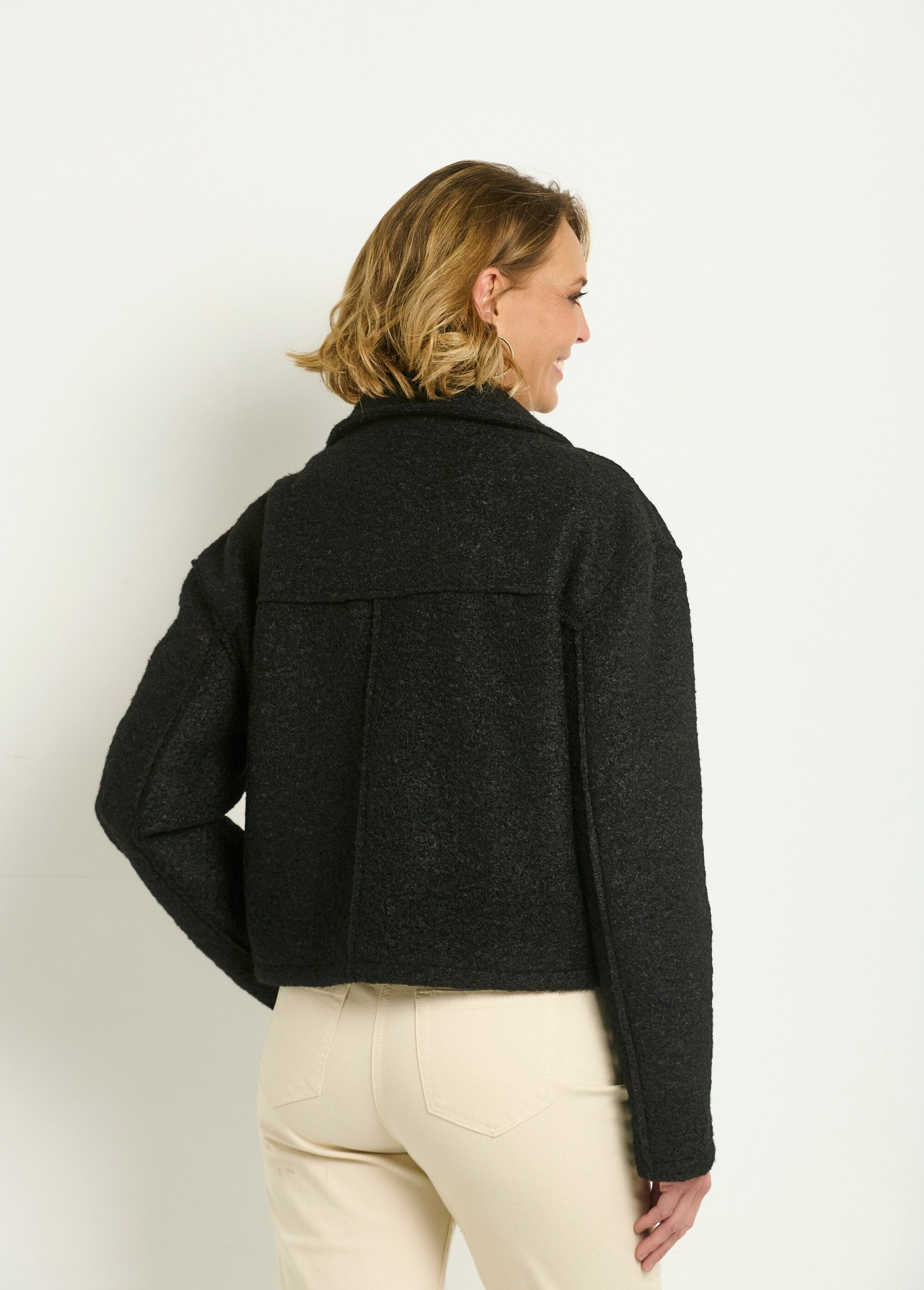 Short_zipped_jacket_in_bouclette_Noir_DO1_slim