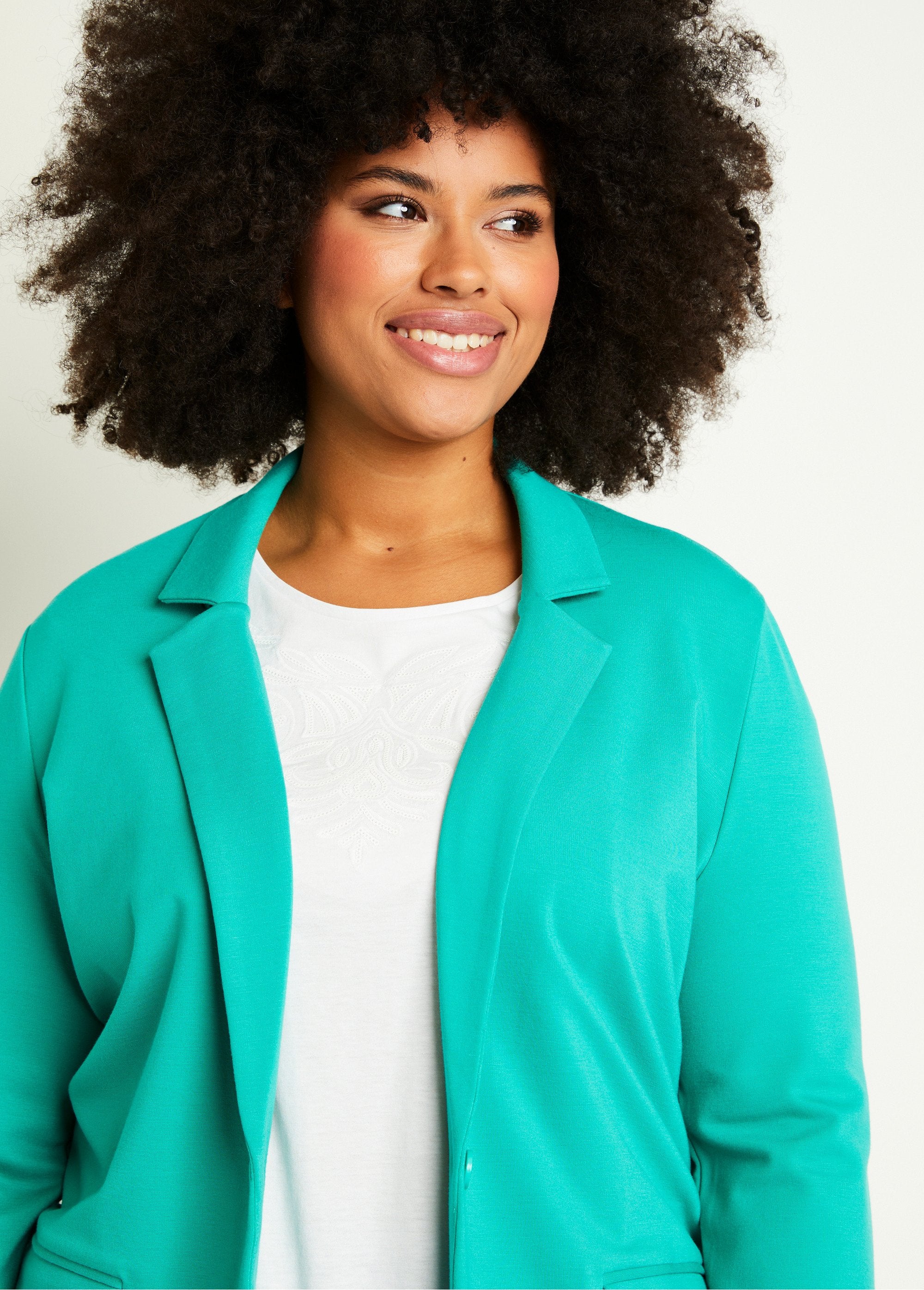 Straight_buttoned_knit_jacket_Green_DE1_curvy