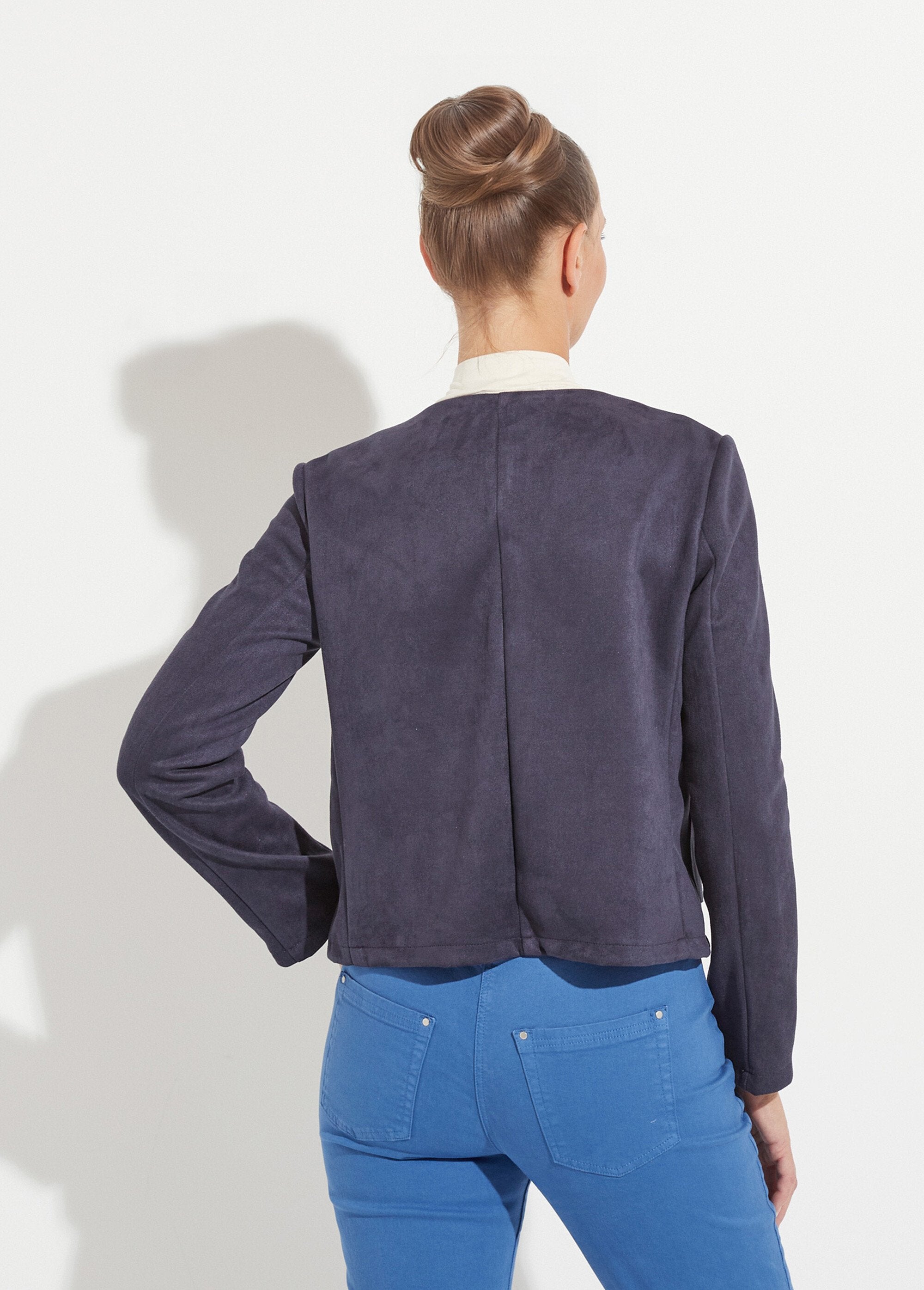 Veste_sans_col_boutonnée_courte_marine_Marine_DO1_slim
